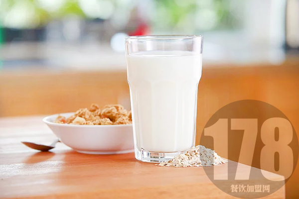 奶牛梦工厂加盟条件是什么?鲜奶饮品放心加盟!